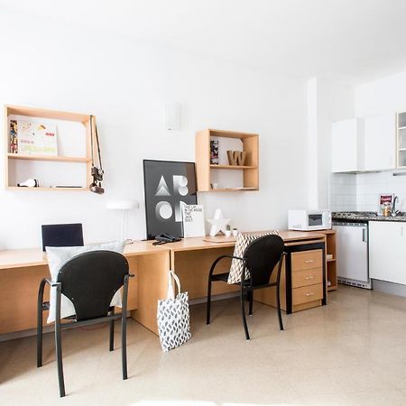 Residencia Universitaria Resa Francesc Giralt I Serra テラサ エクステリア 写真