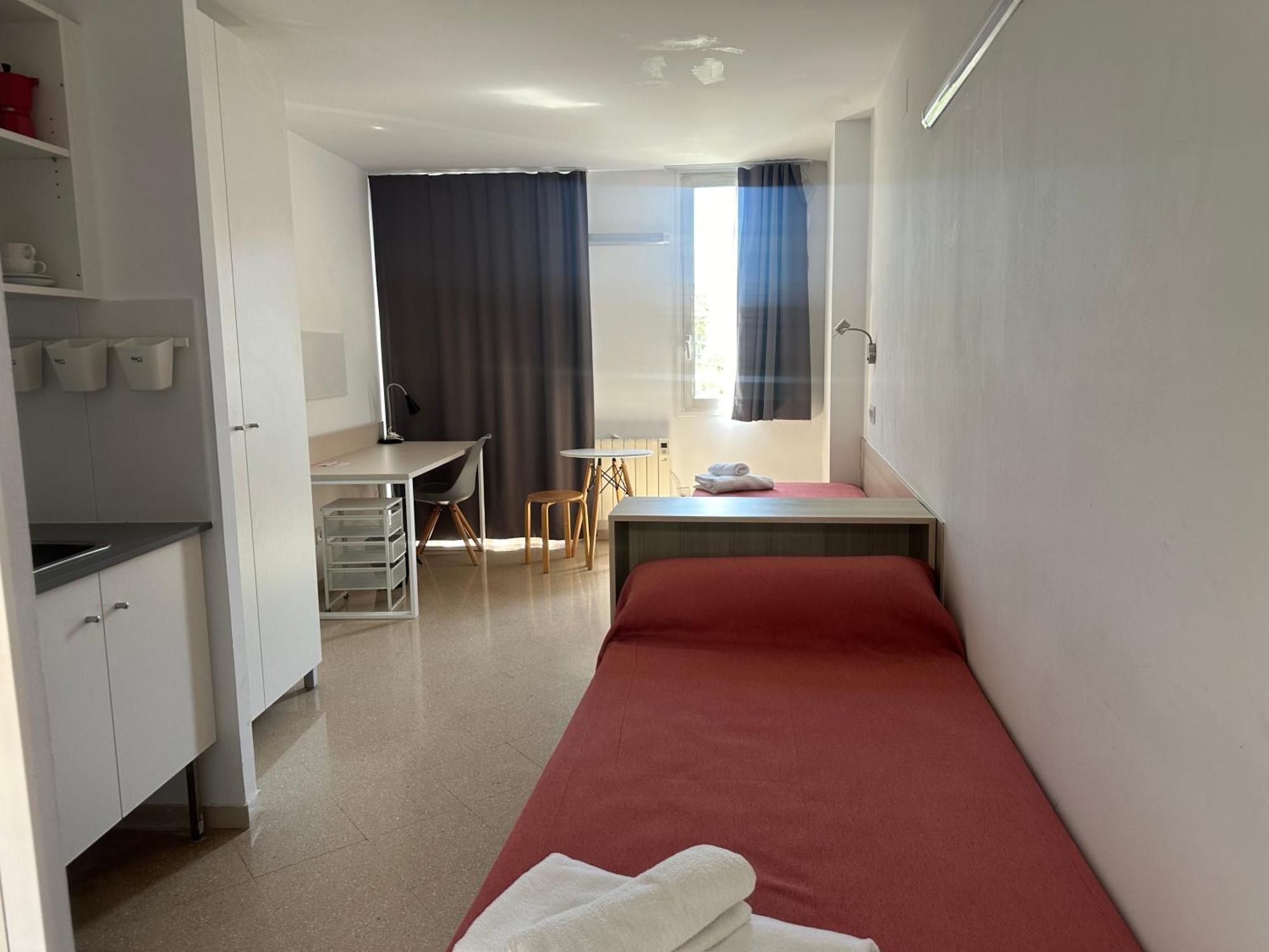 Residencia Universitaria Resa Francesc Giralt I Serra テラサ エクステリア 写真